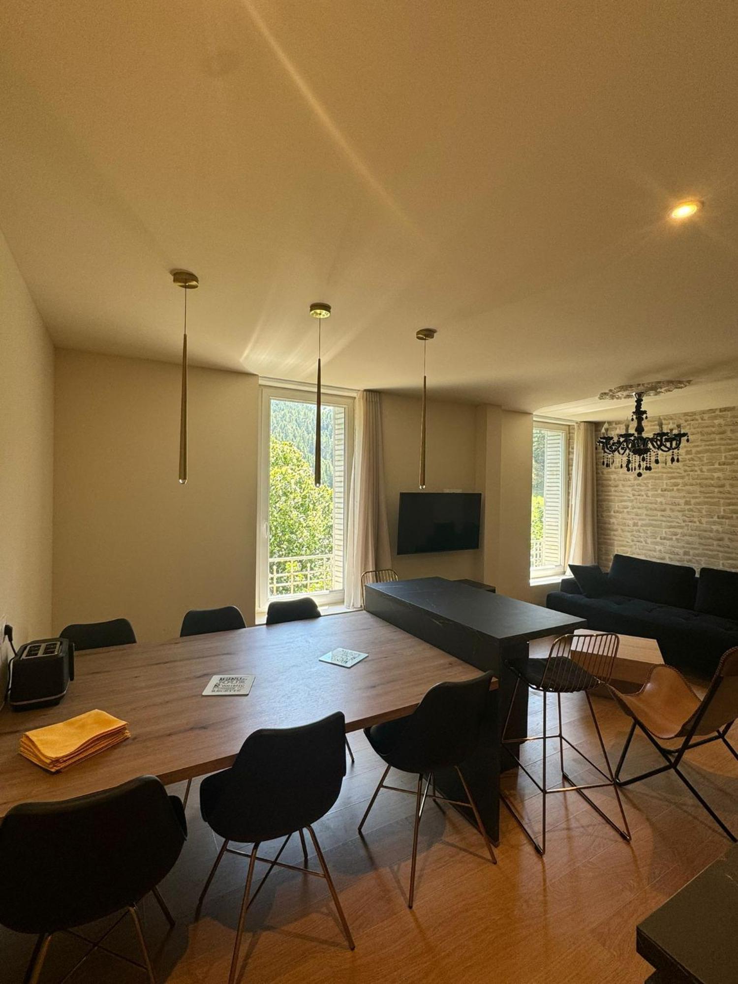 Appartements Confortables Avec Vue Montagne - Residence Villa Belle Fleur Château-Ville-Vieille Exterior foto