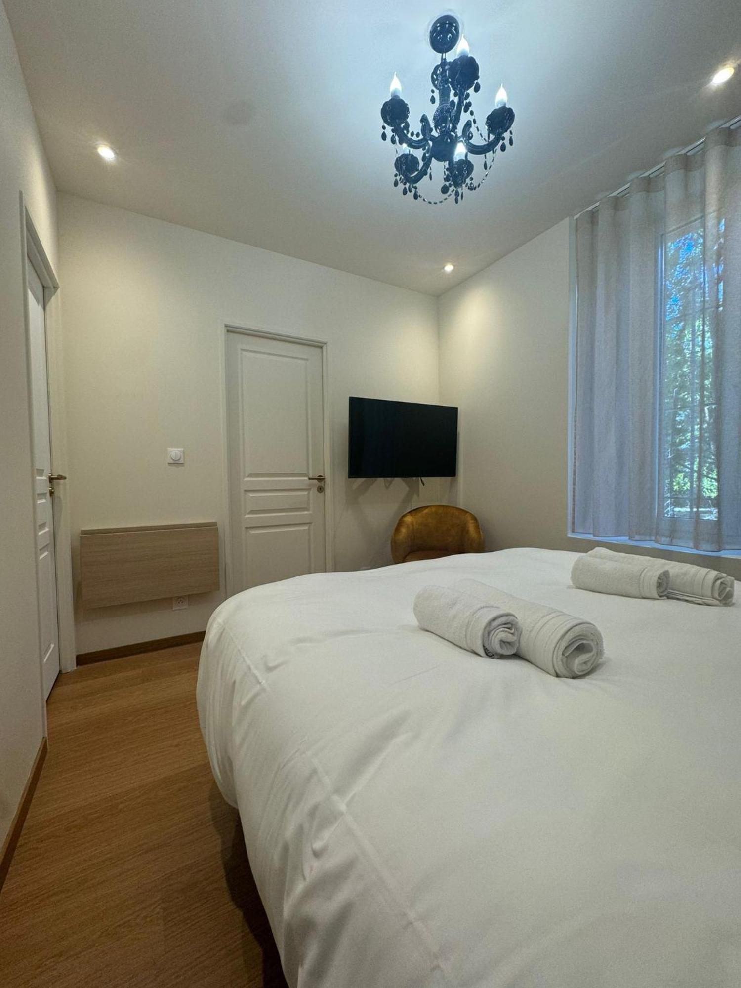 Appartements Confortables Avec Vue Montagne - Residence Villa Belle Fleur Château-Ville-Vieille Exterior foto